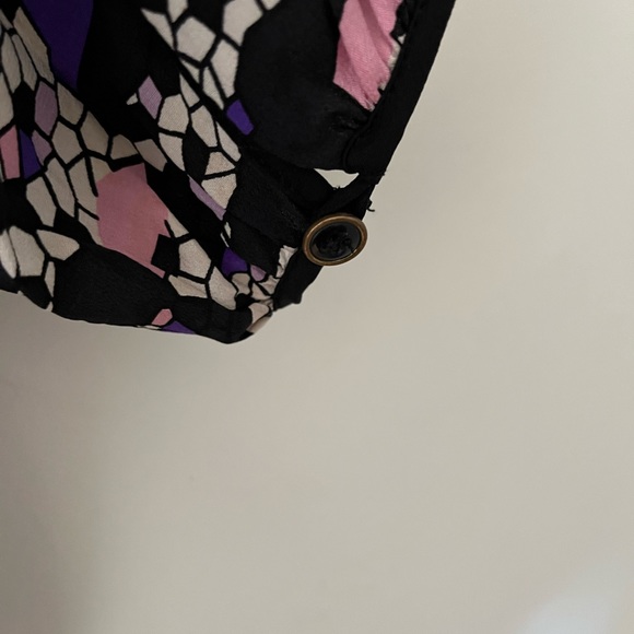 Yumi Kim Geometric print 100% Silk Blouse size S - Picture 5 of 10